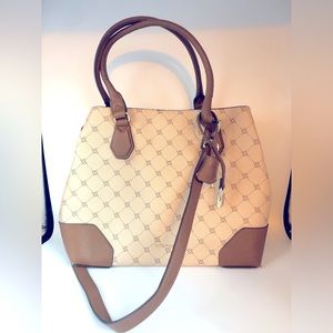 Nine West Brooklyn jet Set Bag!